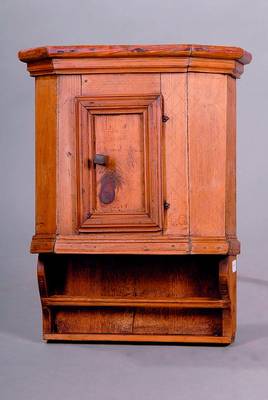 Wandschränkchen, deutsch, Pfalz, um 1780, Eiche massiv, restauriert, ca. 53x37x20cm Gebr.-Sp.