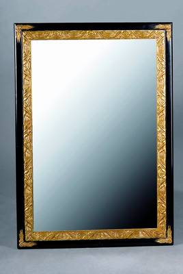 Spiegel, franz.Art-Deco, um 1930, Buche, schwarz u.goldgefasst, st.Gebr.-Sp., alt belassen, ca.95x67cm