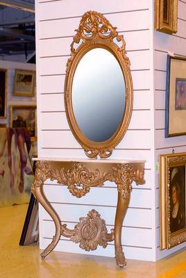 Wandspiegel mit Konsole, Frankreich, um 1870, Holz gestuckt und goldfarben gefaßt, ovaler Spiegel ca. 115x60cm, Konsole ca. 78.5 x85x33cm, mit ...