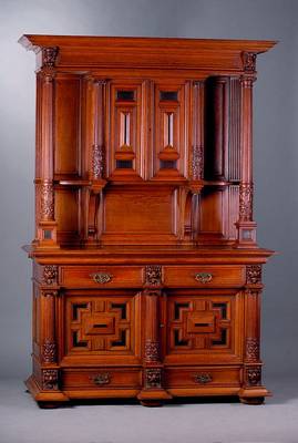 Aufsatzbuffet, Holland, um 1870, Eiche massiv, Unterteil 4-schübig, 2-türig, Oberteil 2-türig, viele Ablegemöglichkeiten, Inlets kissenförmig, ...