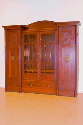 Mehrzweckschrank, Dresden, um 1900, Adelswappen der Familie Graf von Zick, Eiche, reiner Jgendstil, kanneliert, Flachschnitzerei, 3-teilig, 2-türig, ...