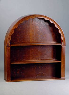 Bücherregal, deutsch, nach dem Vorbild v. 1880/90, Eiche, auch für Teller geeignet, 3 Ablegefächer, Lisenen gerieft, Zarge gewellt, urspr. ...