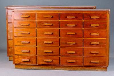 Sammler- bzw. Apothekerschrank, deutsch um 1905/1910, Kiefer massiv, 48 Schubladen, 2 -teilig, je 24 Schubladen, vielfach verwendbar, ...