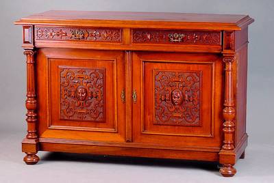 Anrichte, Gründerzeit, um 1880, Nußbaum, 2 -türig, 2-schübig, Säulen gedrechselt u. gerieft, Platte und Fuß vielfach getreppt, Inlets m. ...