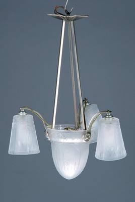 Deckenlampe, Müller Freres, Nancy, um 1928-30, vier Brennstellen, abstrakter florale Verzierung, Milchglas, Originalgestänge, signiert, ...