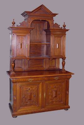 Aufsatzmöbel, Gründerzeit, um 1890, Korpus Eiche massiv, Nußbaumfurnier von hoh er Qualität, historizistisch, Unterteil: 2-schübig, 2-türig, ...