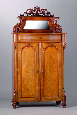 Aufsatzvertiko, Louis-Philippe, um 1860, Nußbaum/Wurzelnuß, 2-türig, 1 Schublade, aufgesetzte Zierleisten, Inlets getreppt, Aufsatz verspiegelt, ...