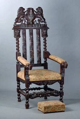 Armlehnstuhl, wohl Flandern, um 1890/1900, Eiche, reich geschnitzt in Form v. Voluten, Fratzen, Blättern und Vögeln, Lehnenaschluss m. ...