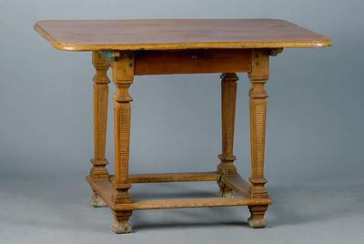 Tisch, Pfalz, um 1870/80, Eiche, Beine gerieft, 1 Schublade, Schloß defekt, Platte fleckig, st. Gebr.-Sp., ca. 78x108x76 cm
