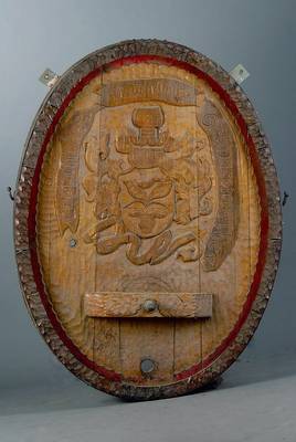 Faßboden, Pfalz, 70/80er Jahre, Eiche, Unterboden 2. Hälfte 19. Jh., reich geschnitzt, "Wappen der Familie Schwarzwälder", st. ...