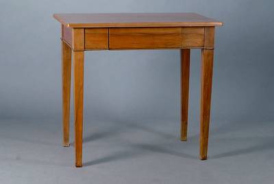 Tisch, Elsaß/Lothringen, um 1820, Birne, 1 Schublade, schwundrissig, st. Gebr.-Gebr., ca. 76x83x52 cm