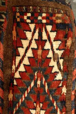 Pfeiltasche Yomuth, um 1950, Wolle auf Wolle, ca. 49 x 17 cm, EHZ: 2