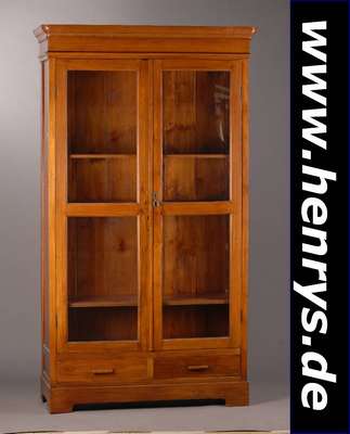 Vitrine, um 1900, 2-türig, verglast, 2 Fußschubladen, 4 Einlegebretter, abgerundete Ecken, Kopf getreppt, Inlets getreppt, Gebr.-Sp., ca. ...