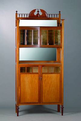 Vitrine, Jugendstil, um 1900, Unterteil 2-türig, Oberteil 2-türig m. facett. Glas, versprosst, Mittelteil u. Abschluss verspiegelt, ...