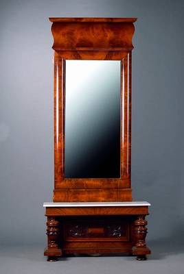 Spiegel m. Konsole, Biedermeier, um 1830/40, Mahagoni, 2-teilig, Befestigung nicht vorhanden, Unterteil m. freistehenden Balustersäulen, sparsame ...