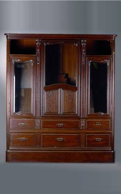 Bücherschrank, Elsaß-Lothringen, um 1900, Eiche, Beschläge später, teils fehlend, 6- schübig, 3-türig, teils facett. verglast, 2 Ablegefächer, ...