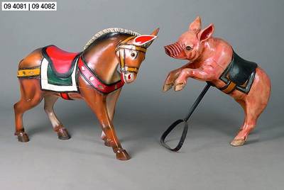 Karusellfigur, Schweinchen, ca. 30 Jahre, Holz, bunt gefaßt, H. 68 cm, L. 63 cm, B. 23cmAltersspuren