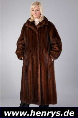 Saga Mink Nerzmantel, Gr. ca. 38 dunkelbraune Felle längsverarbeitet, 2 seitliche Einschubtaschen, Stehkragen, braunesInnenfutter, 1 Naht offen, ...