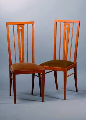 6 Stühle, deutsch, um 1950, Entwurf Prof. Josef Tiedemann, Kirschbaum, Rücken versprosst, st. Gebr.-Sp., ca. 106x47x43 cm, Sh. 46 cm