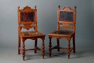 6 Stühle, deutsch, um 1880/90, Eiche, reich gedrechselt ud geschnitzt, alter Lederbezug m.floralem Dekor, Nagelverz., Zierteile teils besch., st. ...