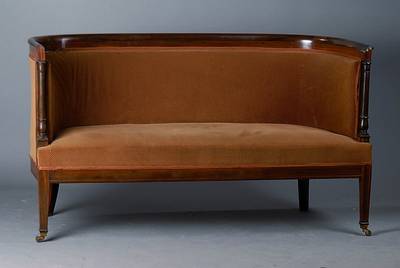 Sofa, 19. Jh., Palisander, 2-Sitzer, Rücken abgerundet, 3/4-Säulen gedrechselt, Frontfüße auf Rollen, Polsterung und Bezug l. besch., Gebr.-Sp., ...