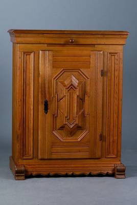 Westfälisches Schränkchen, Barockstil, nach dem Vorbild des 18. Jh., Eiche massiv, Kissenfüllungen, Kuvenfüße, 1-türig, 1-schübig, Gebr.-Sp., ...