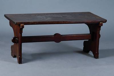Milchbank, Elsaß, um 1800, Eiche, sparsame Volutenverz., Beine verstrebt, fleckig, seltenim Angebot, alt belassen, st. Gebr.-Sp., ca. 43x96x48 cm