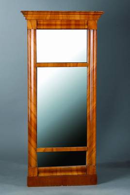 Spiegel, deutsch, um 1835/40, Kirschbaum, Kopf getreppt, Furniersch., Überholung empf., ca. 137x65 cm