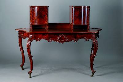 Damenschreibtisch, deutsch, um 1880/90, Barockstil, Besitzermonogramm Fürst Wiedeking,allseitig geschweift, Akanthusblatt und Volutenschnitzereien, ...