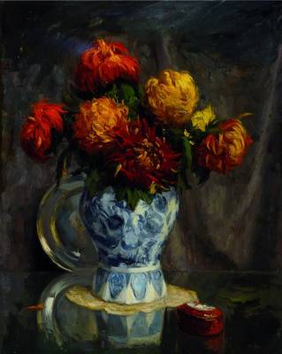 Unbekannter französischer Maler der 1. Hälfte des 20. Jh., Stilleben mit Chrysanthemen in blau-weißer Vase, Deckeldose und Teller, Öl/ Lwd, re. ...