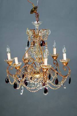 Deckenlampe, Italien, 30er Jahre, mit reichem facettiertem Glasbehang teils in violett, sechs Brennstellen, H.ca. 65cm, D. ca. 65cm, Elektr. nicht ...