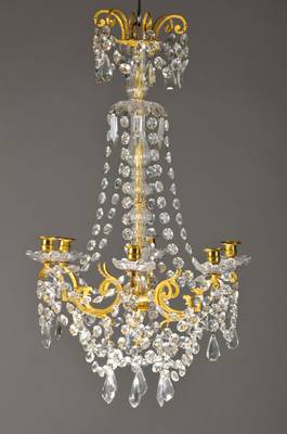 Deckenleuchter, Frankreich, um 1860-70, Messingmonturen mit Greifendekor, reicher facettierter Kristallglasbehang, 6 Kerzenbrennstellen, H.ca.77cm, ...