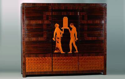 Kleiderschrank, deutsch, um 1930, Art-Deko, Korpus WH/HH, dunkles Palisanderfurnier und Makassar, 3-türig, mittig mit Darstellung v. Architekt und ...