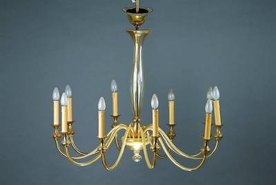 Großer Deckenlüster, Murano, wohl 30er J., beigefarbenes Kristallglas, schlichte elegante Form, 10 Brennstellen, H.ca.86cm, D.ca.88cm, Elektr. ...
