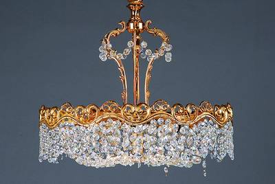 Deckenlüster, deutsch, um 1965-70, sog. Kaiserlampe, Bronze vergoldet, 7 Brennstellen, Kristallbehang, geschnitten und geschliffen, Elektrifizierung ...