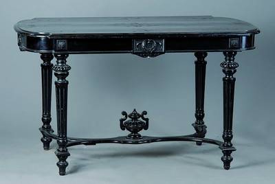Tisch, deutsch, um 1835/40, schwarz gefasst,reich gedrechselte Beine, Platte m. abstrakt floralem Dekor, Zarge m. sparsamer Schnitzerei, ...