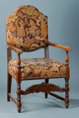Sessel, deutsch, um 1910, Eiche, gedrechselte Beine, Polsterung und Bezug alt belassen, st. Gebr.-Sp., ca. 113x64x64 cm, Sh.48 cm