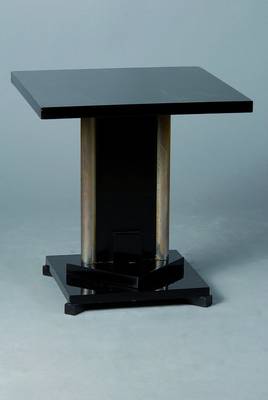 Beistelltisch, Art-Deco, um 1930, schwarz gefasst, Schaft teilverchromt, elegante Form, Gebr.-Sp., ca. 53x50x50 cm