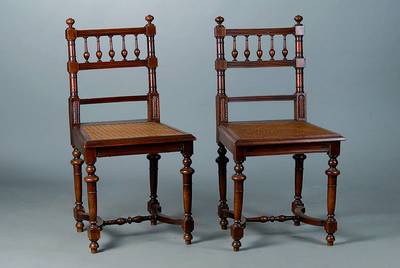 6 Stühle, Gründerzeit, um 1880/90, Eiche, Sitzfläche m. Korbgeflecht, reich gedrechselt,reiche Balustraden, st. Gebr.-Sp., ca. 87x46x41 cm, Sh. 45 ...