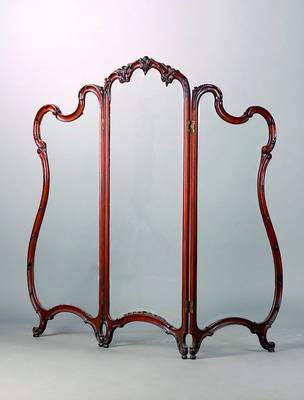 Paravant, deutsch, um 1860/70, Mahagoni, facett. Glas, reiche Volutenverz., Gebr.-Sp., ca. 133x145 cm
