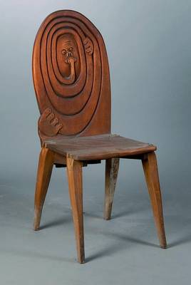 Stuhl, um 190, Jugendstil, Urwaldholz, Lehne mit Kopf, in Tuba blasend, st. Gebr.-Sp., alt belassen, ca. 104x43x42 cm, Sh. 48 cm