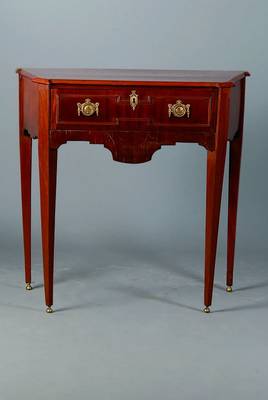 Konsole, wohl Neuwied, um 1780, Mahagoni, orig. Beschl., Schloß aus der Zeit, 1-schübig, rest., st. Gebr.-Sp., ca. 74x77x38 cm, ohne Schlüssel