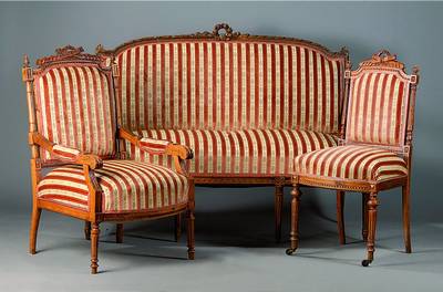 Sitzgarnitur, Frankreich, um 1890, Louis-Seize Stil, bestehend aus: zwei Sesseln, zwei Stühle und ein 2-Sitzersofa, Mohairstoff, Originalrosshaare, ...