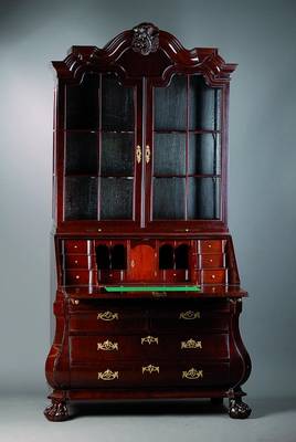 Barockaufsatzsekretär, Holland, um 1780, Mahagoni auf Eiche furniert, Unterteil 4 -schübig, bombiert, Mittelteil mit Klappe, Inneneinrichtung: ...