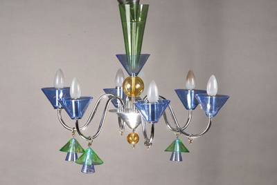 Deckenlüster, Italien, um 1965, verchromter Metallrahmen, blaue u. grüne Tütenschirme, geometrisierend, 6 Brennstellen, Abhängungen wohl ...