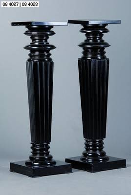 Säule, Gründerzeit, um 1880/90, schwarz gefasst, reich gedrechselt und getreppt, Gebr.-Sp., ca. 96x30x30 cm