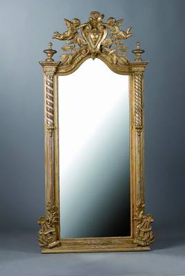 Wandspiegel, Frankreich, um 1860/0, Barockstil, Holz/Stuck, teilvergoldet, Laier mit Lorbeerzweigen, Bekrönung Schild mit Amoretten, Alterssch., ...