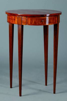 Beistelltisch, wohl Frankreich, um 1930, Rosenholz, 1-schübig, Furnier parkettartig verlegt, H. 72 cm, D. 50 cm