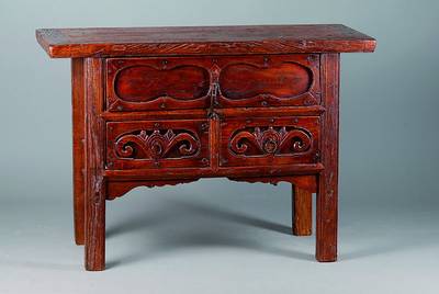 Halbschrank, China, nach altem Vorbild, Nußbaum, 3-schübig, kassettiert, Alterssch., ohne Schlüssel, ca. 82x116x46 cm