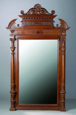 Spiegel, deutsch, um 1880/90, Eiche, aufwendige Schnitzereien, st. Gebr.-Sp., ca. 172x103 cm